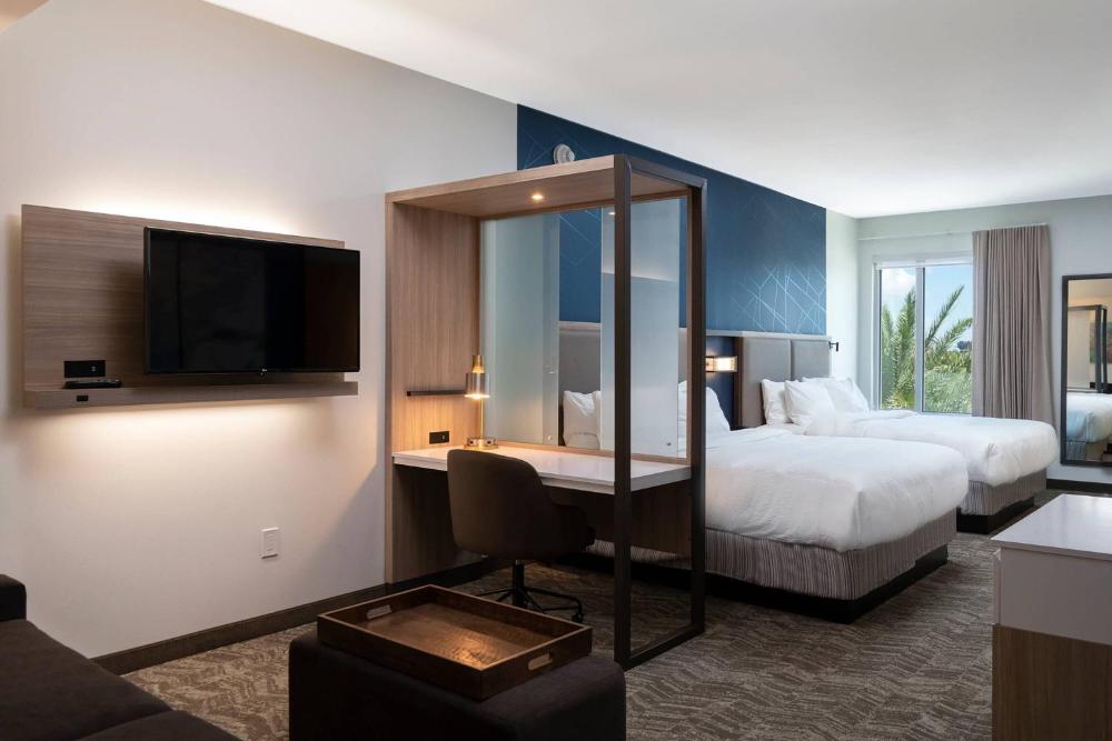 Suite, 2 King, Trundle bed interior